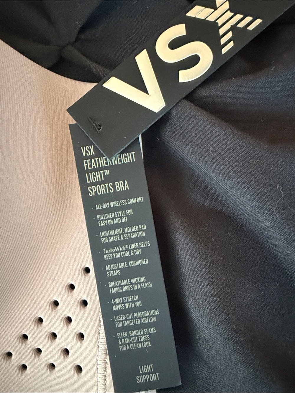 Victoria's Secret Seamless Featherweight Light Sports Bra. - Picture 2 of 4